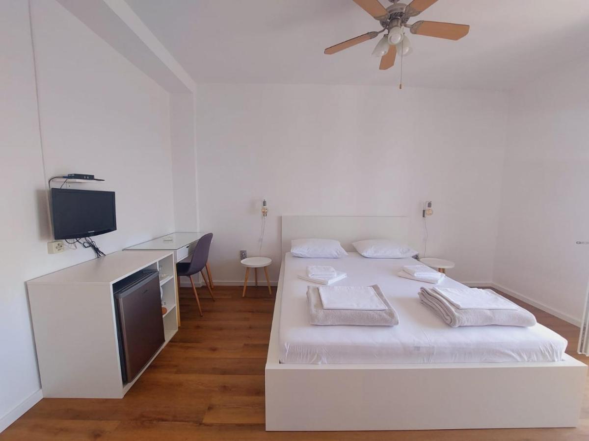 Vinko Rooms Примоштен Екстер'єр фото