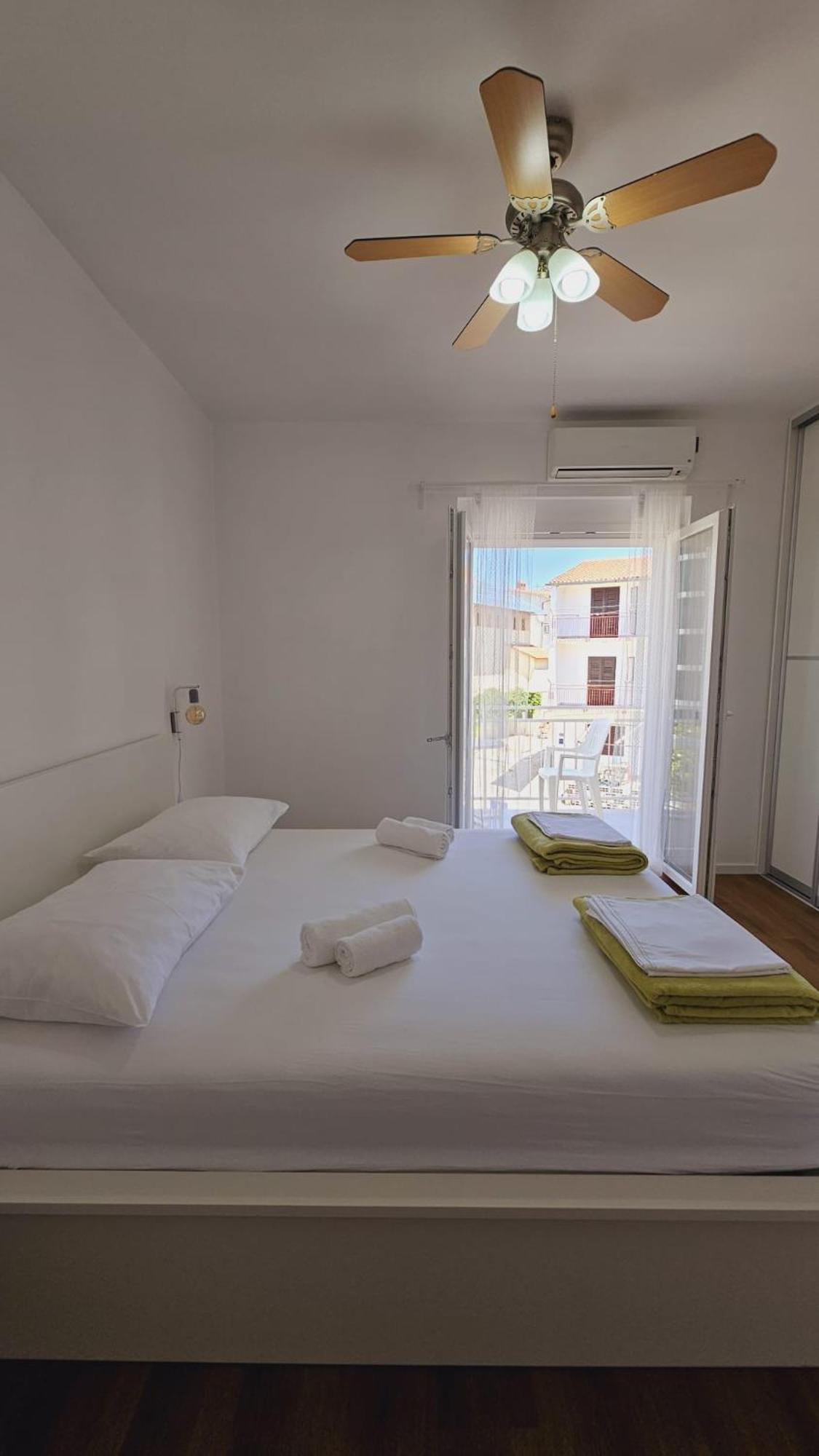 Vinko Rooms Примоштен Екстер'єр фото
